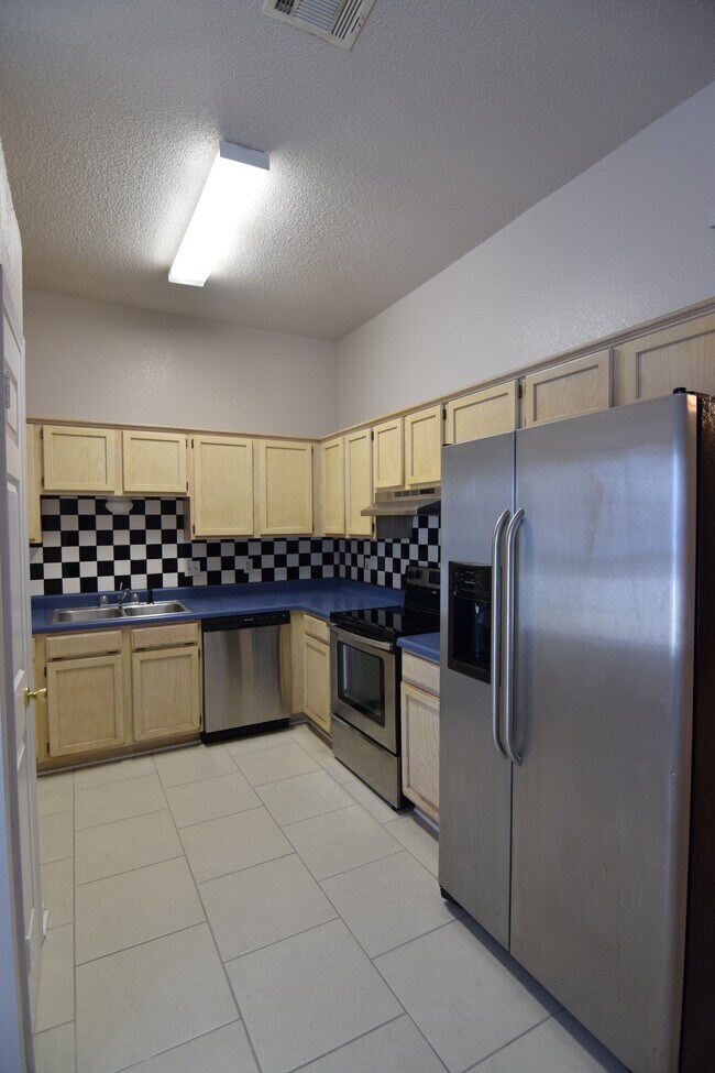 Foto del edificio - 3405 Rainforest Ln