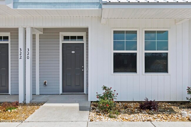 Building Photo - 320 Starfish Ln