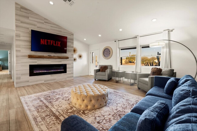 Building Photo - 15638 N 41st Pl