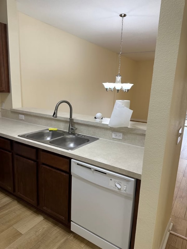 Foto del edificio - 10642 Regent Square Dr