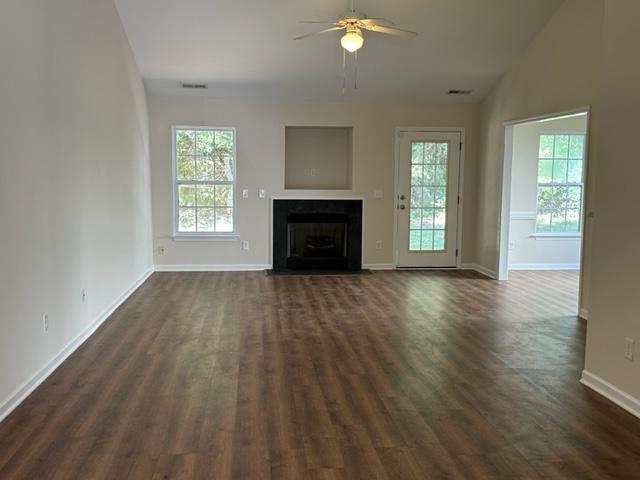 Building Photo - 710 Hawthorn Ridge Dr