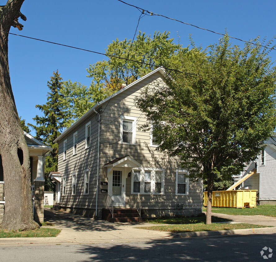 Building Photo - 125 Neil St