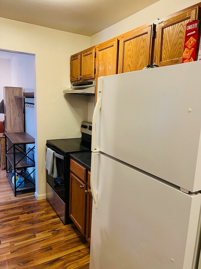 Vista de la cocina desde la entrada - 653 Swan Dr