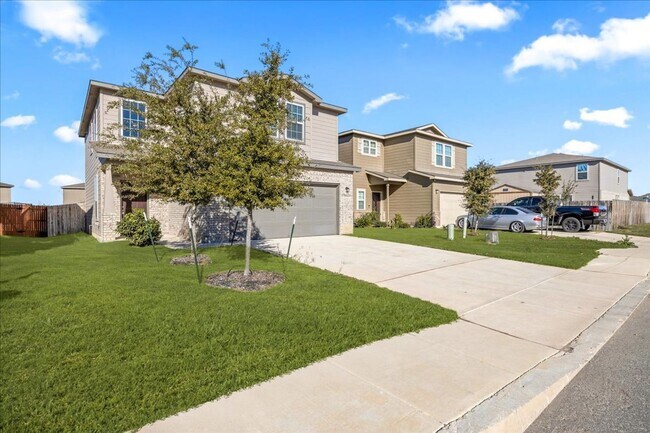 Foto del edificio - Light-Filled Home in Amenity-Rich Community with Pool & Park!