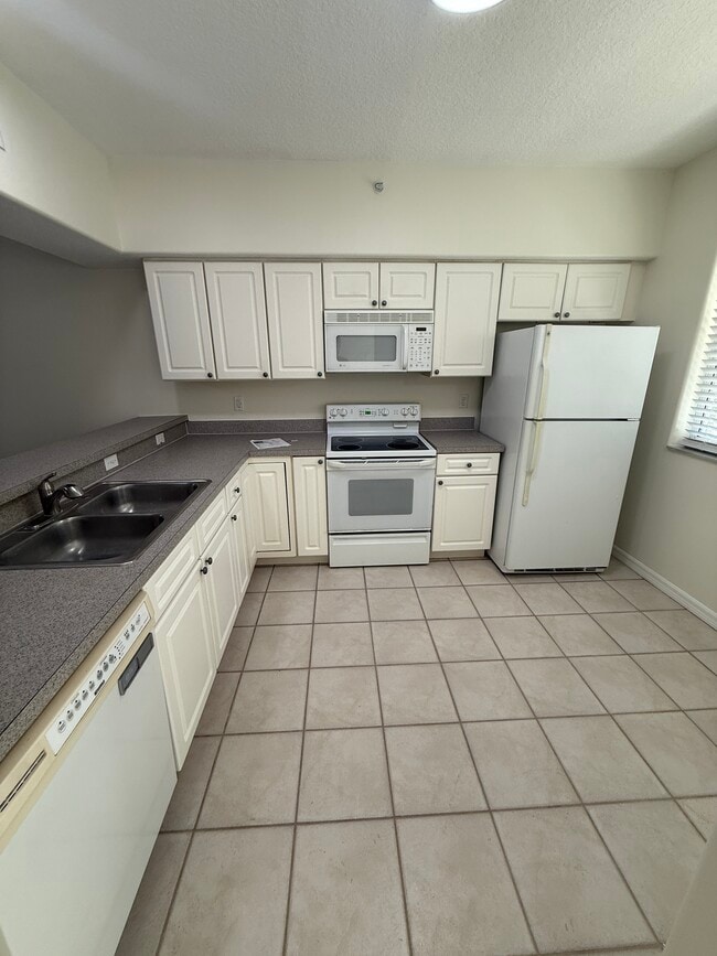 Building Photo - 90 San Juan Dr