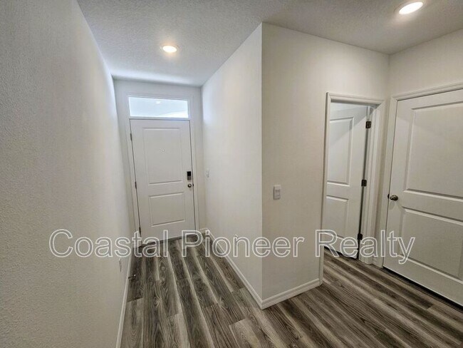 Building Photo - 32520 Weathered Oak Dr