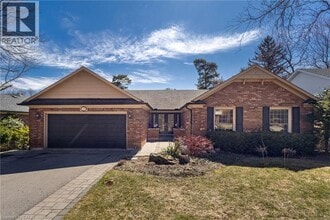Building Photo - 148 Briar Hill Crescent