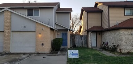 Building Photo - 1109 Wales Dr