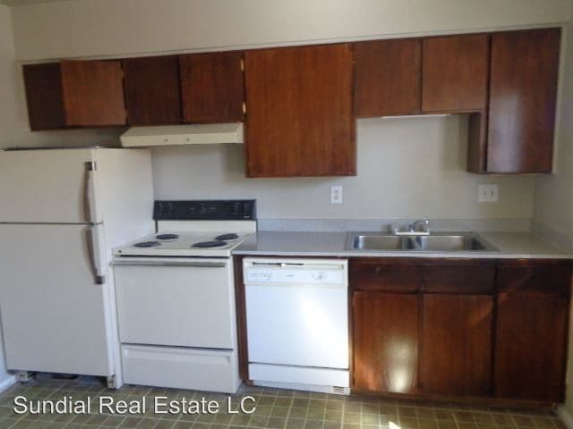 Building Photo - 1 br, 1 bath Apartment - 8439 E. Coronado