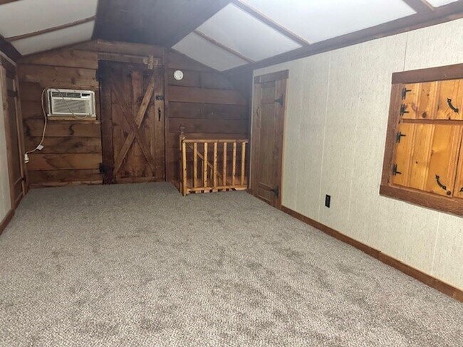Building Photo - One Bed, One Bath $1250 North Gwinnett High