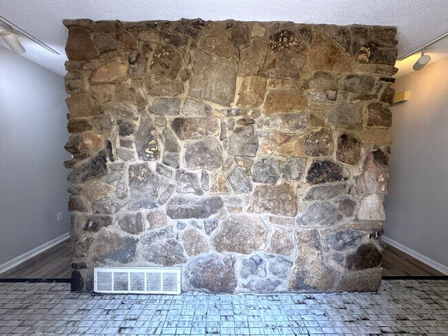 Building Photo - 3422 Jenny Ln