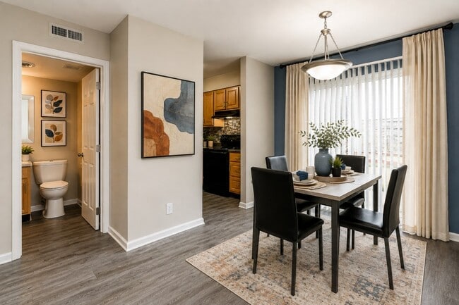 Building Photo - Mallards Landing Apartment Home