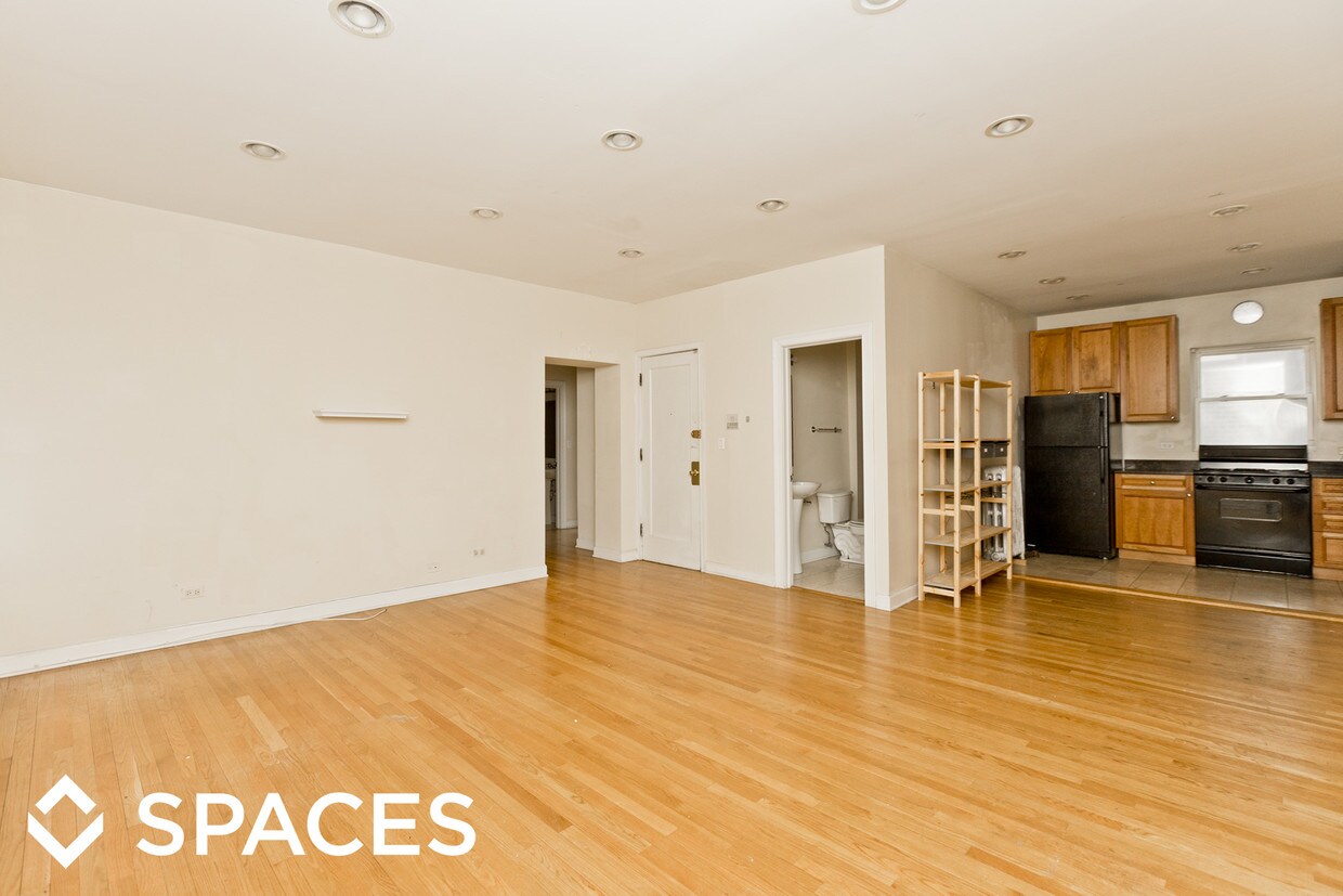 Foto principal - 3918 N Pine Grove Ave