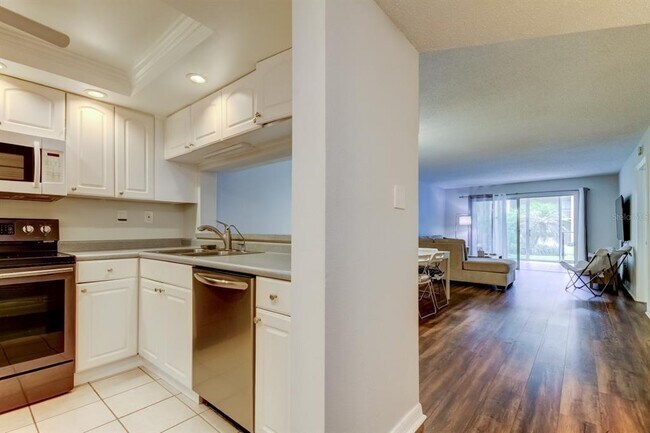 Foto del edificio - 90 S Highland Ave