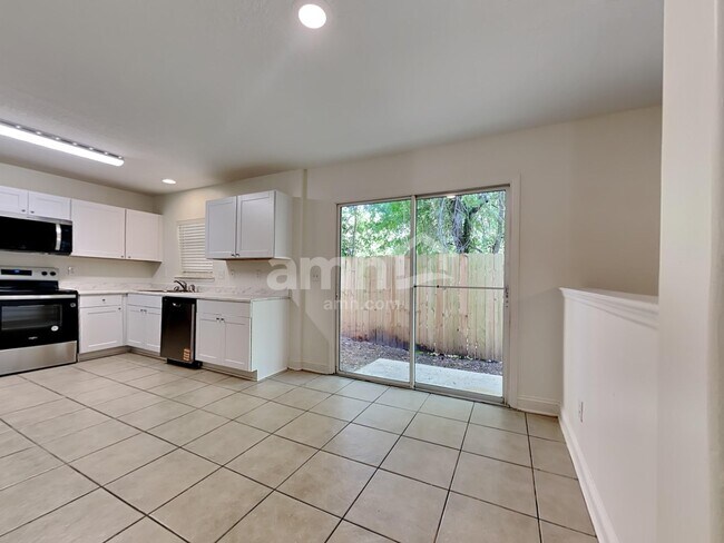 Foto del edificio - 2360 Cherokee Cove Trl