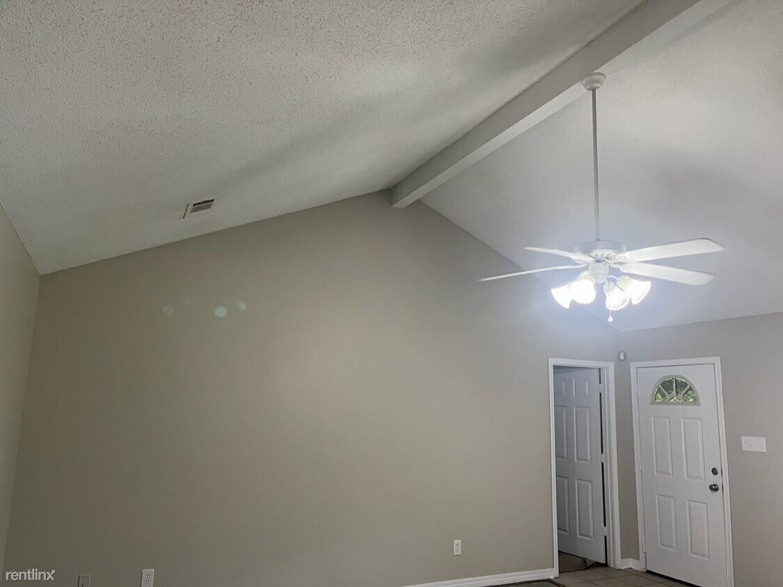 Building Photo - 3 br, 2 bath House - 2323 Norris Cir