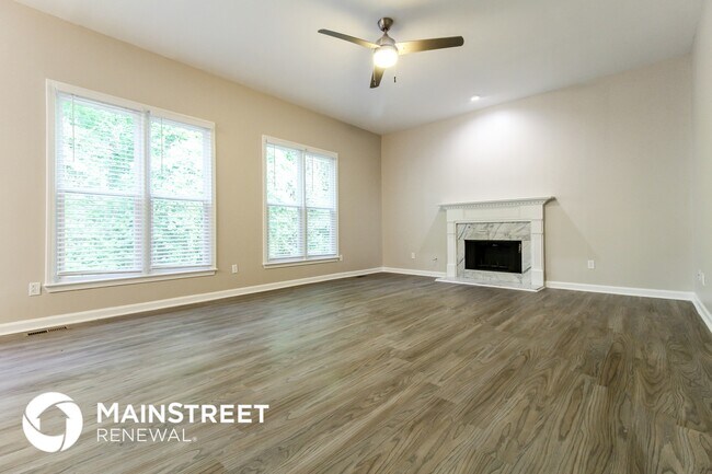 Building Photo - 530 Riverbirch Trce