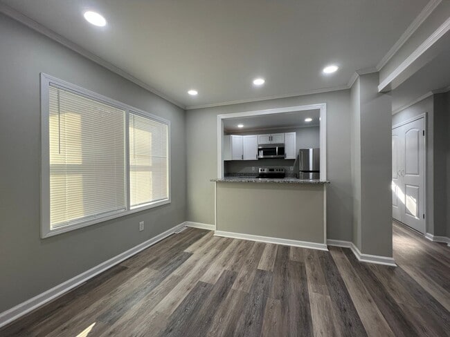 Foto del edificio - MOVE-IN READY! *HOLIDAY MOVE-IN SPECIAL $500 off the first full months rent if lease signed by 1/...