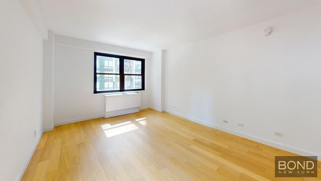 Building Photo - 222 E 39th St
