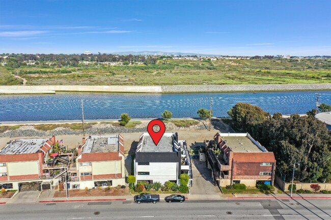 Foto del edificio - 21782 Brookhurst St