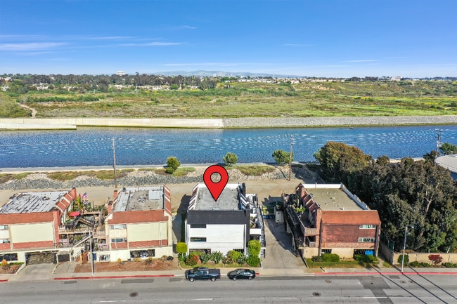 Building Photo - 21782 Brookhurst St