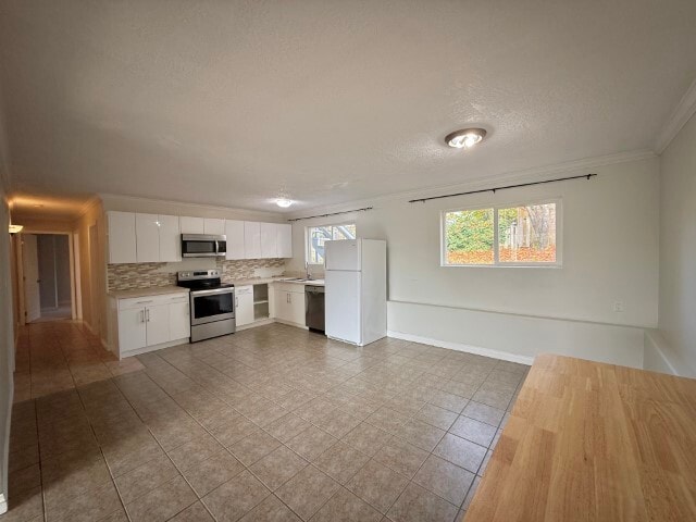 Building Photo - 5855 Sycamore St