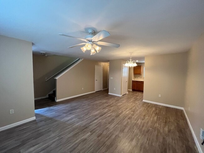 Building Photo - 10511 Hunters Pond