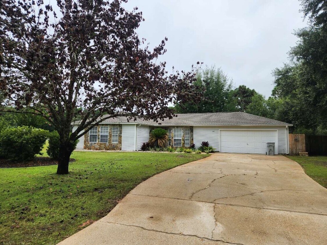Primary Photo - Stylish Ranch-Style Home with Office, Over...