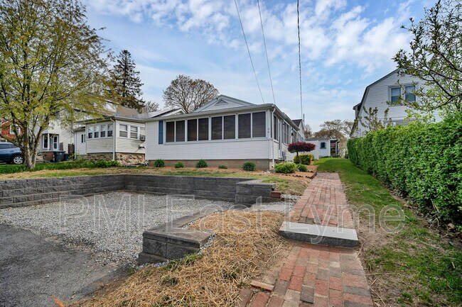 Building Photo - 29 Bayview Rd