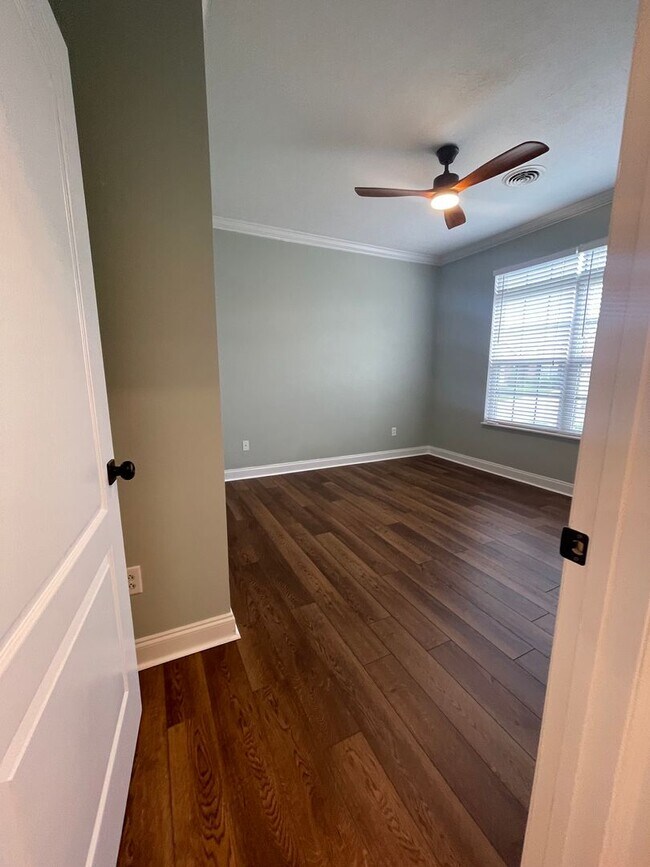 Foto del edificio - 162 River Garden Ct