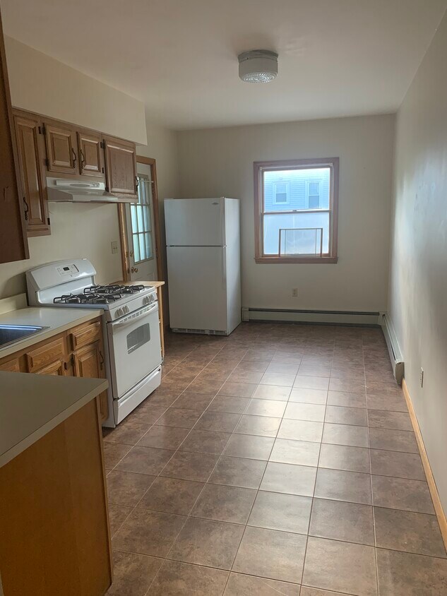 Primary Photo - 230 Summer St