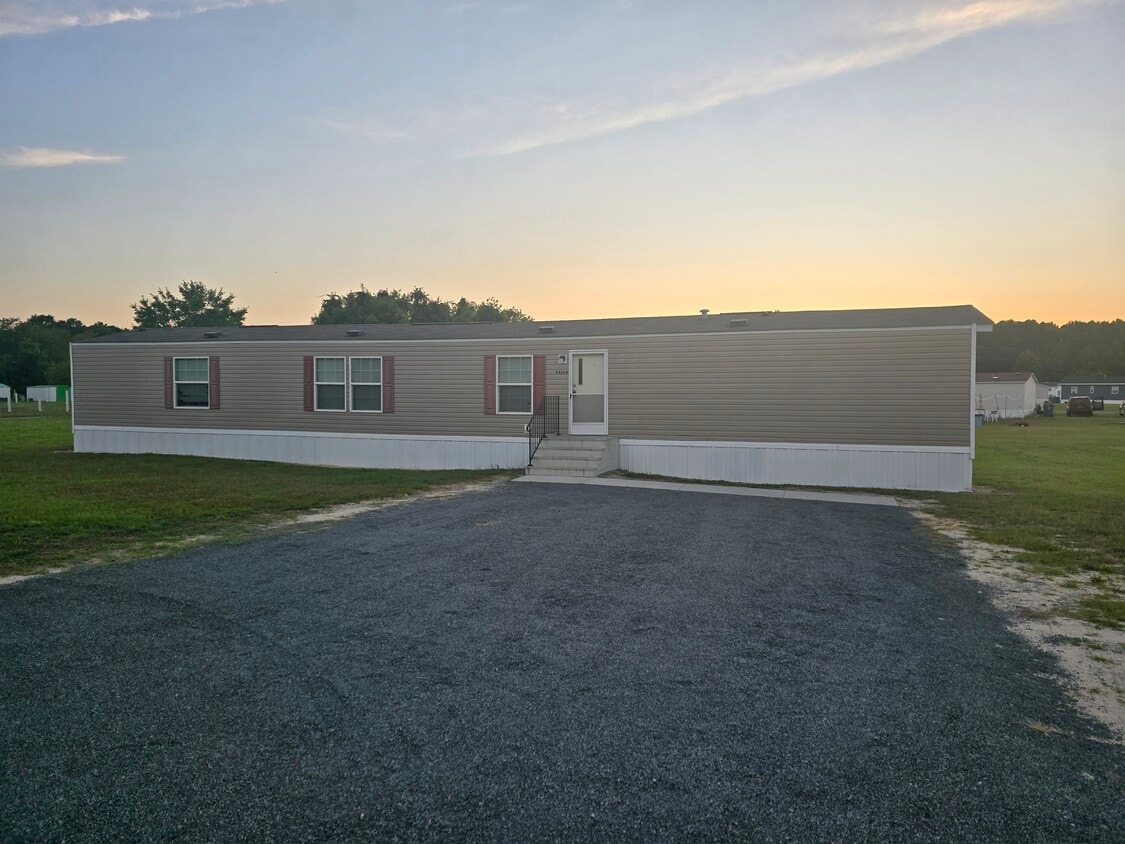 Primary Photo - 24266 King Rd