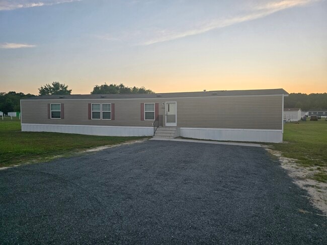 Building Photo - 24266 King Rd