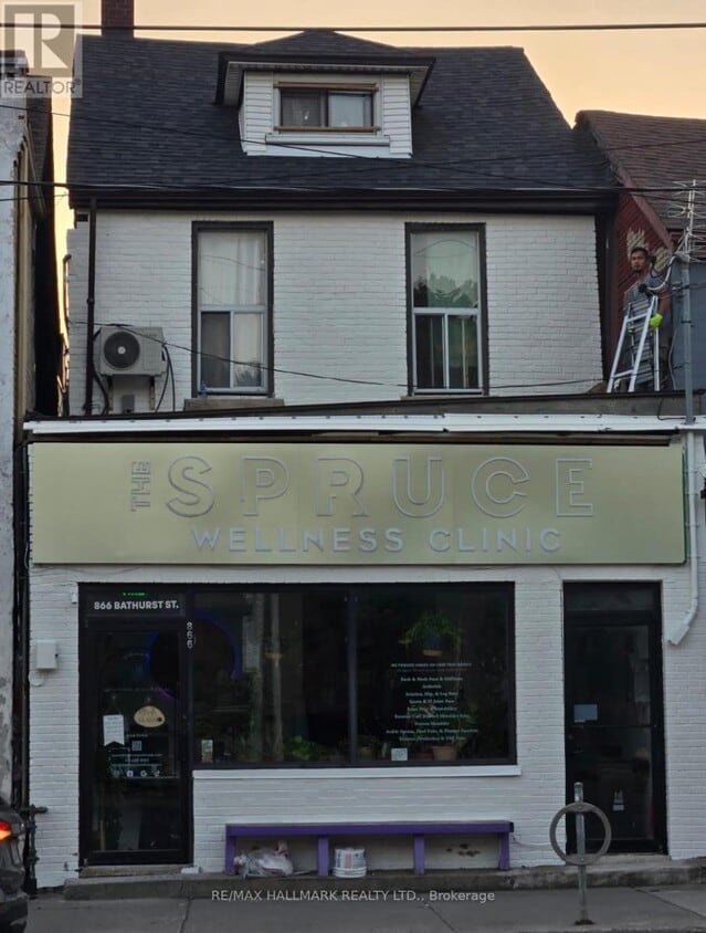 Primary Photo - 866 Bathurst St