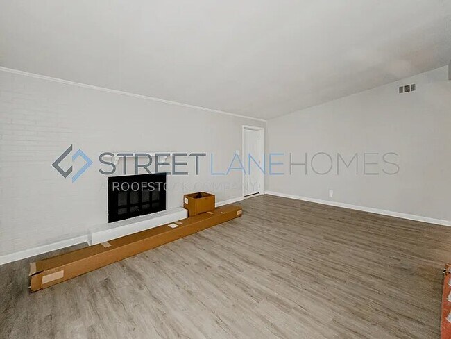 Foto del edificio - 8314 Sagewood Ln