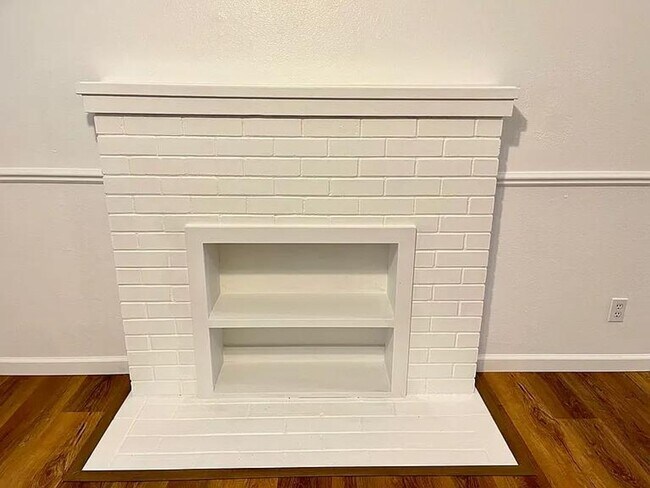 Foto del edificio - Red Bluff 4 bedroom