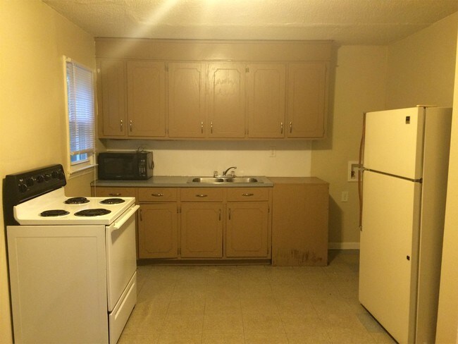 Building Photo - 421 Honeywood Ave