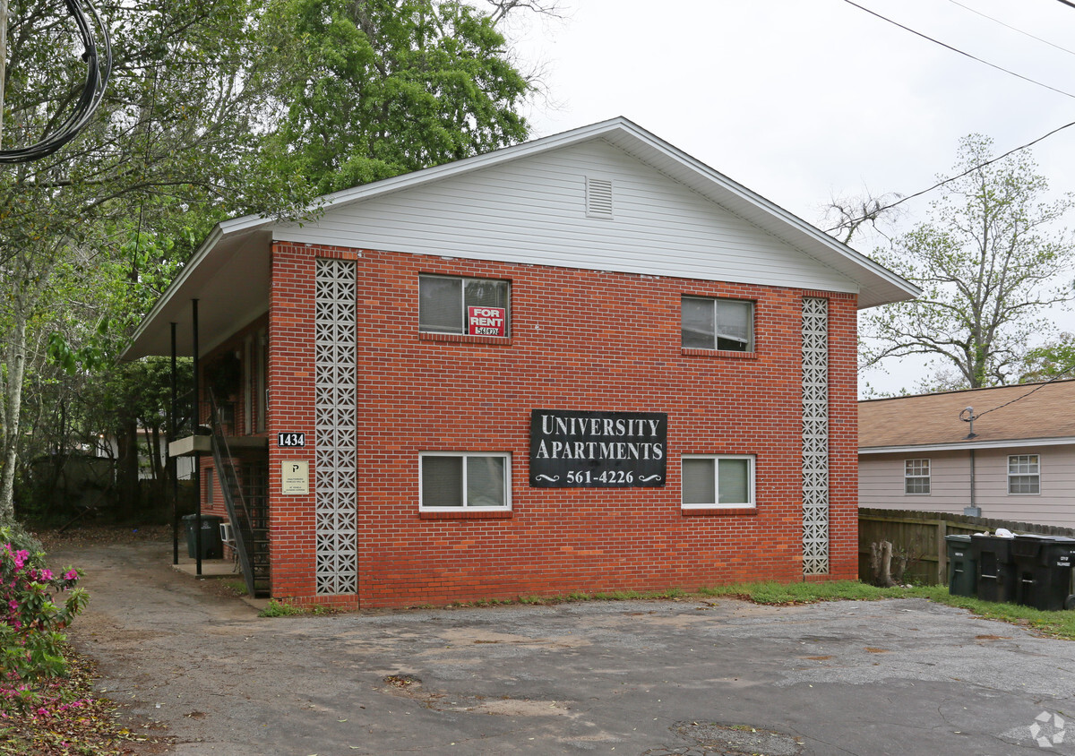 Building Photo - University Apartments