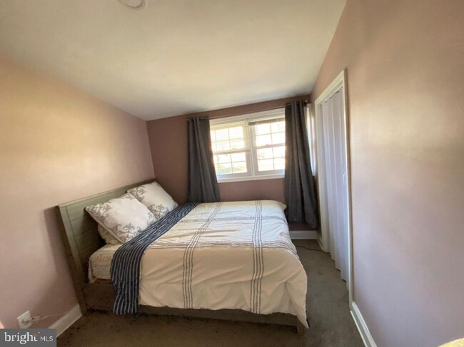 Foto del edificio - 321 Hillsmere Dr, Annapolis, MD 21403