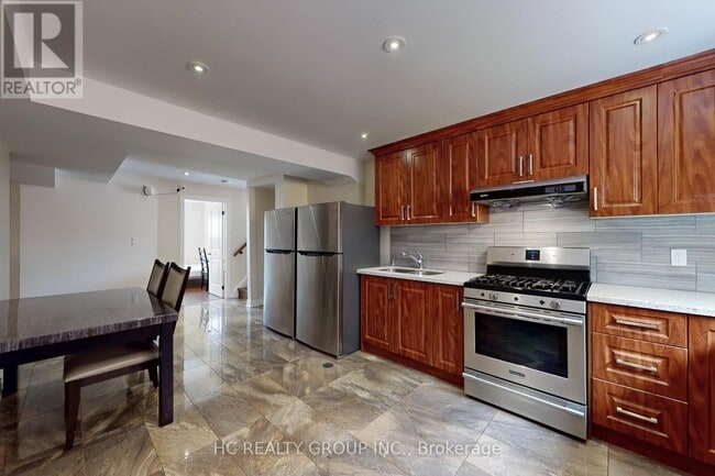 Building Photo - 2 Heathrow Ct