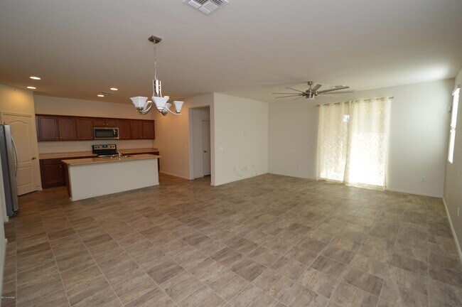 Foto del edificio - 9661 Crowley Brothers Dr