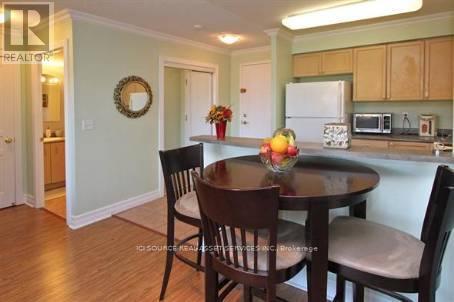 Photo du bâtiment - 2585 Erin Centre Blvd