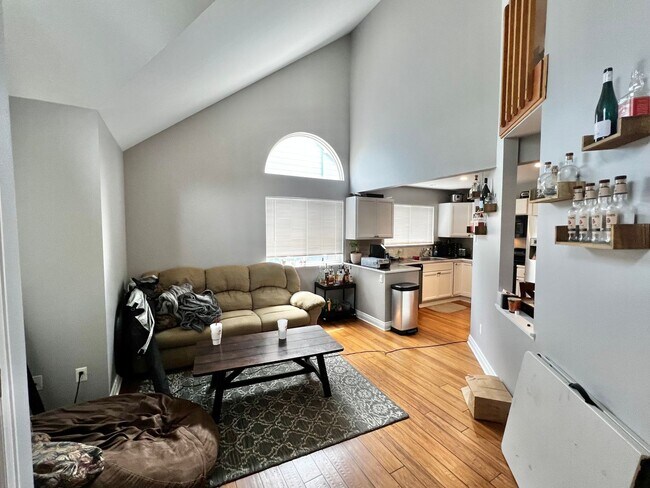 Foto del edificio - 4 Bed, 3 bath townhome in Western Fort Col...