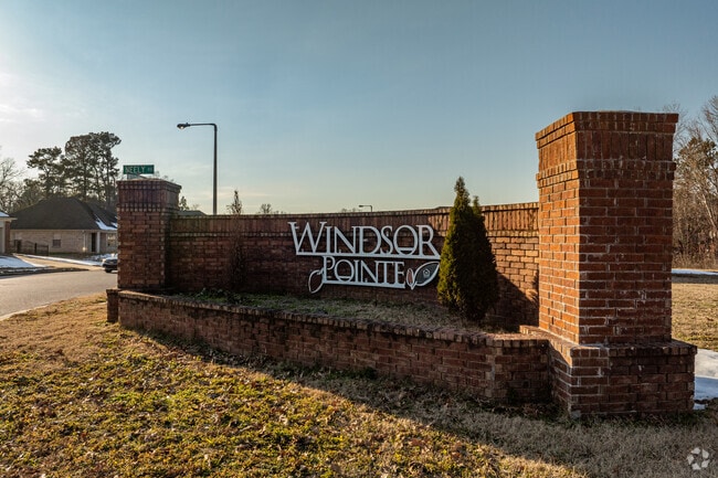 Building Photo - Windsor Pointe