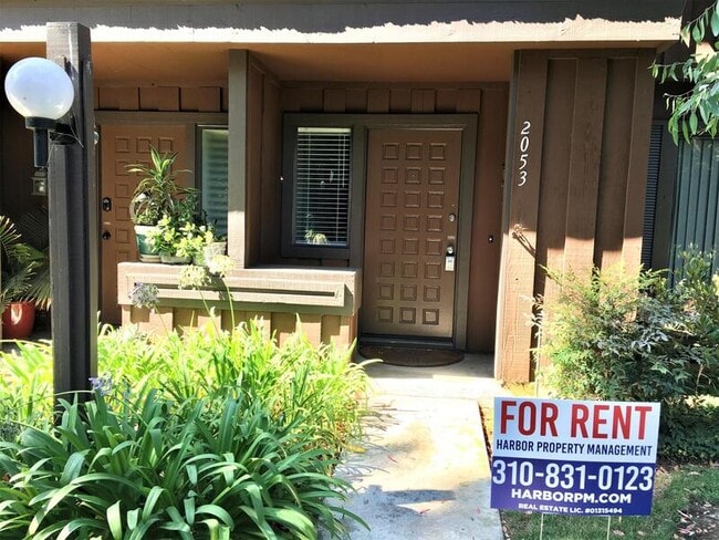 Building Photo - 2053 Stonewood Ct