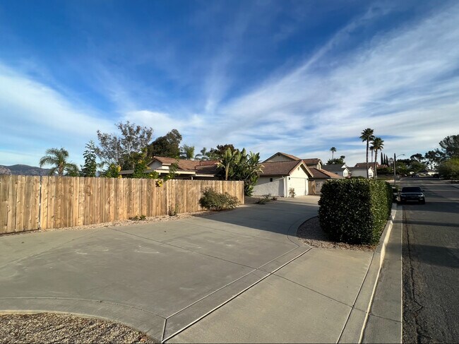 Building Photo - 11525 Canyon Park Dr