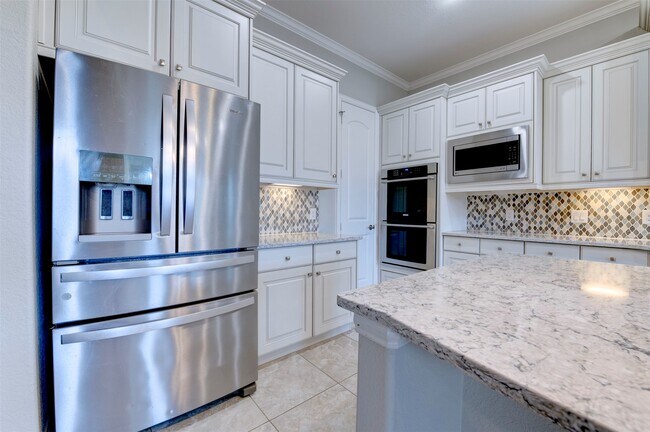Building Photo - 19403 Trinity River Dr