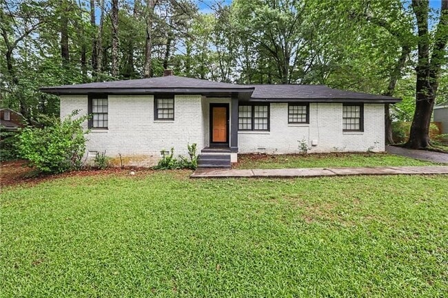 Foto del edificio - 3743 Poplar Dr