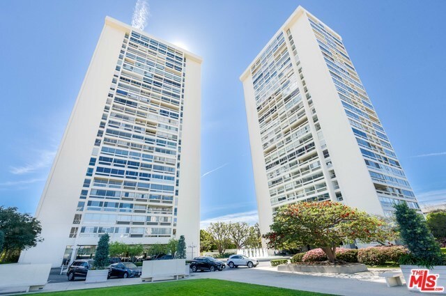 Century Towers - 2222 Avenue of the Stars