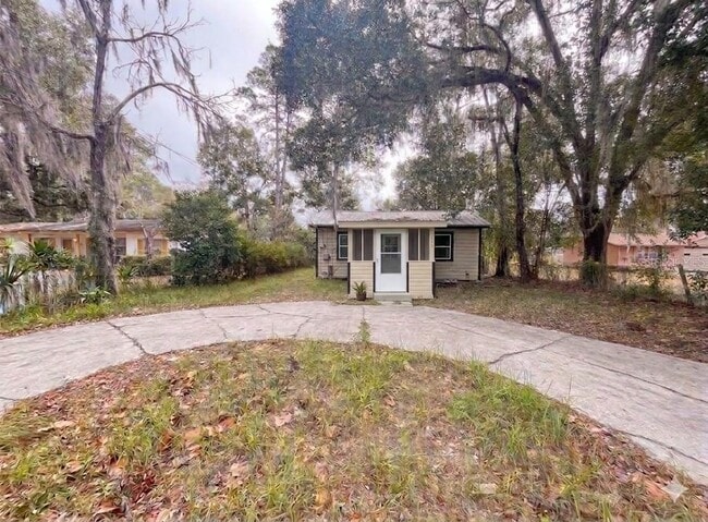 Building Photo - 407 NE 19th Dr